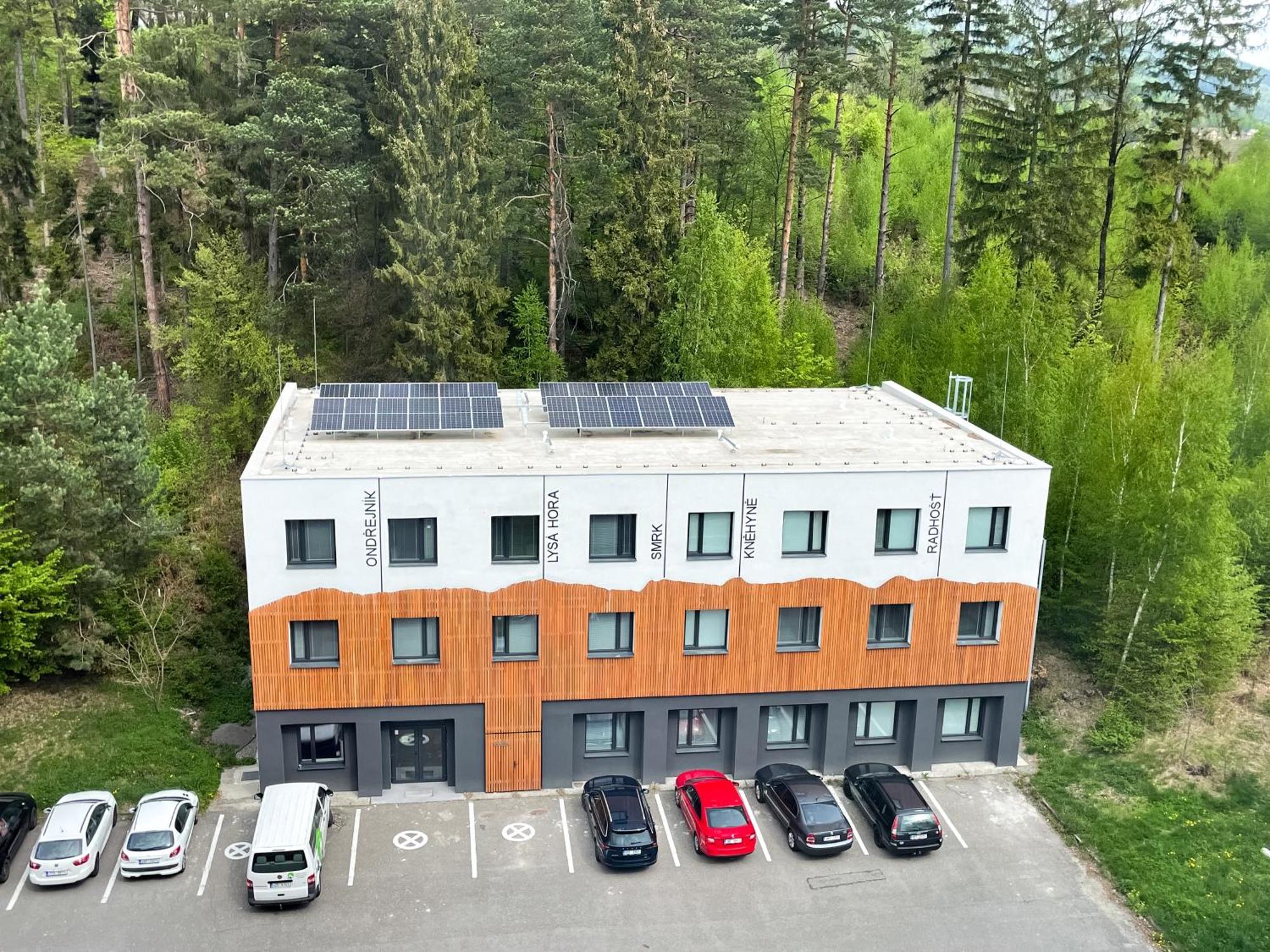 Beskydy House Hostel Roznov pod Radhostem Bagian luar foto